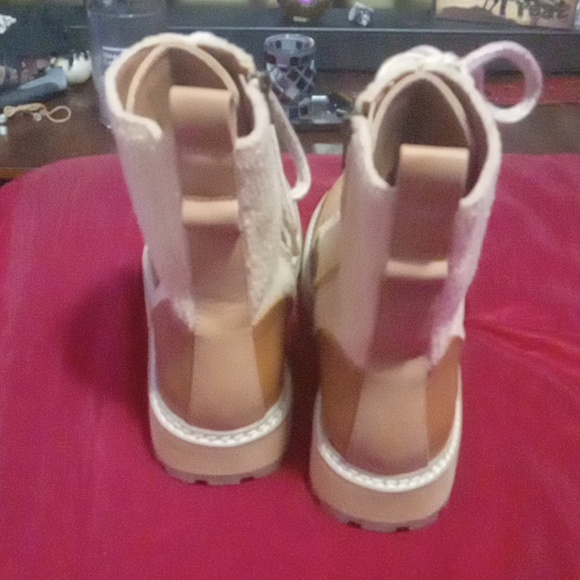Women's tan boots - Picture 4 of 5